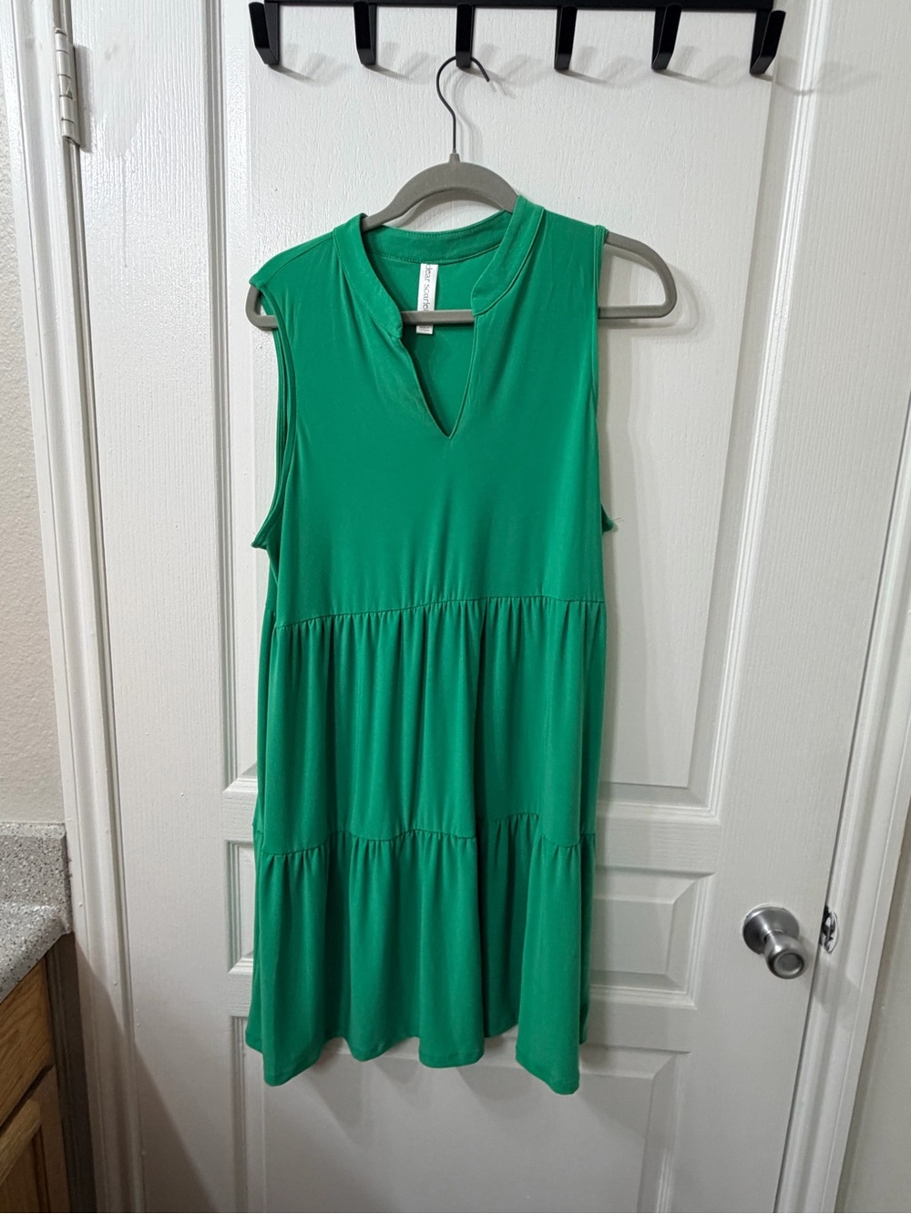 Scarlett Sleeveless Emerald Green Tiered V-Neck Dress